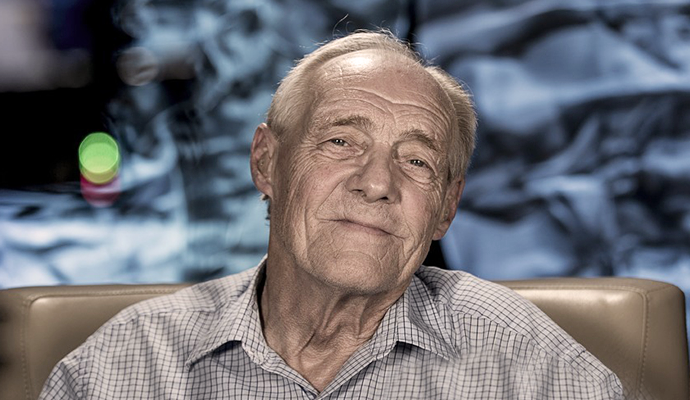 白內(nèi)障?？?>
							<!-- 調(diào)用當前欄目的縮略圖地址和名稱 -->
						</div>
						<div   id=