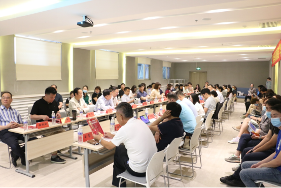 “厲兵秣馬，厚積薄發”華廈眼科集團山東片區屈光交流會圓滿召開